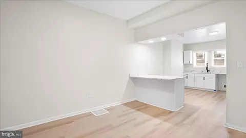 Entry Way - 537 N Milton Ave, Baltimore, MD 21205 photo 6 of 19