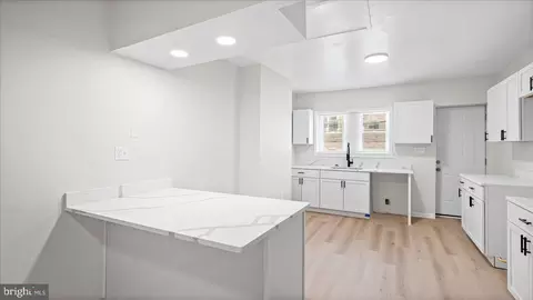 Entry Way - 537 N Milton Ave, Baltimore, MD 21205 photo 9 of 19