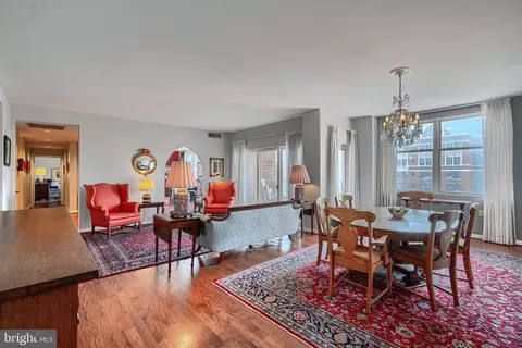 3801 Canterbury Rd #912, Baltimore, MD 21218