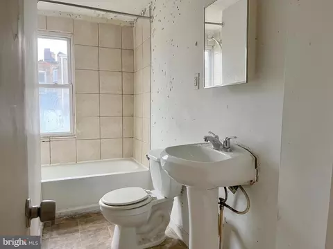 2452 Etting St, Baltimore, MD 21217 photo 5