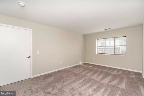 Bedroom - 2702 Lighthouse Pt E #532, Baltimore, MD 21224 photo 4 of 4