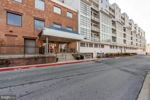 Exterior - 2702 Lighthouse Pt E #532, Baltimore, MD 21224 photo 1 of 3