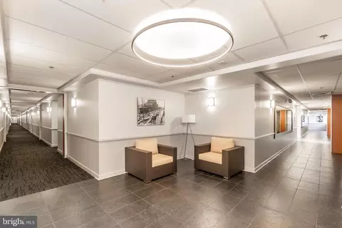 Entry Way - 2702 Lighthouse Pt E #532, Baltimore, MD 21224 photo 1 of 5