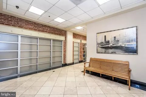 Entry Way - 2702 Lighthouse Pt E #532, Baltimore, MD 21224 photo 5 of 5