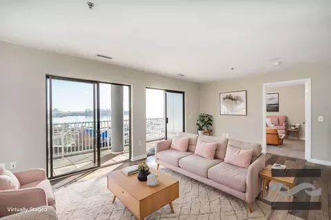 2702 Lighthouse Pt E #532, Baltimore, MD 21224