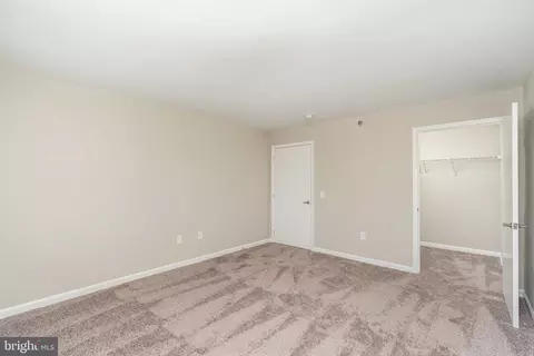 Bedroom - 2702 Lighthouse Pt E #532, Baltimore, MD 21224 photo 3 of 4