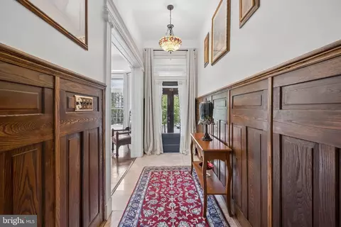 Entry Way - 2329 Eutaw Pl, Baltimore, MD 21217 photo 6 of 9