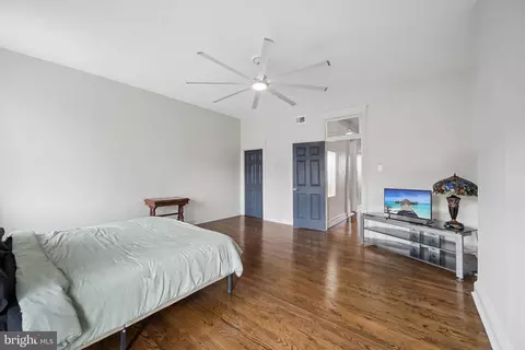 Bedroom - 2329 Eutaw Pl, Baltimore, MD 21217 photo 7 of 8