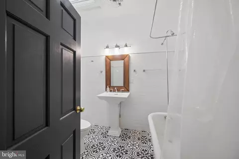 Bath - 2329 Eutaw Pl, Baltimore, MD 21217 photo 4 of 4