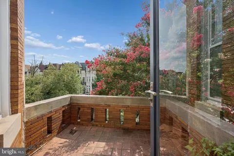 Exterior - 2329 Eutaw Pl, Baltimore, MD 21217 photo 6 of 6