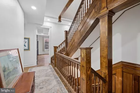 Entry Way - 2329 Eutaw Pl, Baltimore, MD 21217 photo 7 of 9