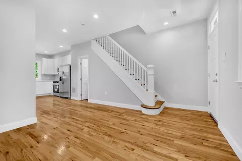 1602 Carswell St, Baltimore, MD 21218
