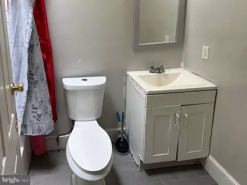 Bath - 2575 Edmondson Ave, Baltimore, MD 21223 photo 1 of 1