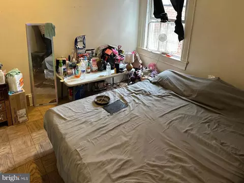 Bedroom - 2575 Edmondson Ave, Baltimore, MD 21223 photo 2 of 5