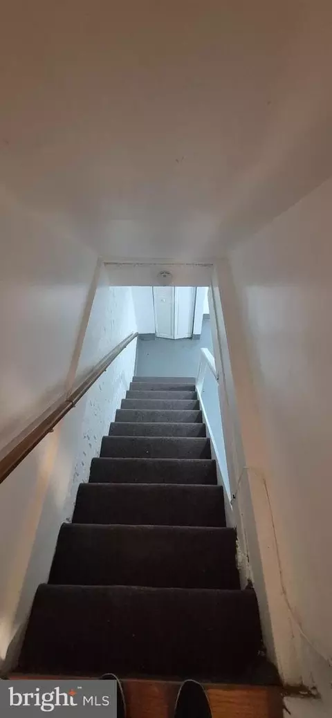 Entry Way - 3051 Seamon Ave, Baltimore, MD 21225 photo 8 of 9