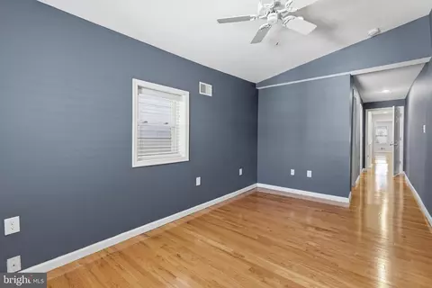 Entry Way - 1129 William St, Baltimore, MD 21230 photo 5 of 6