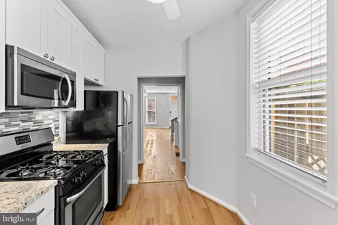 Entry Way - 1232 Patapsco St, Baltimore, MD 21230 photo 4 of 8