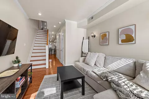 908 S Decker Ave, Baltimore, MD 21224