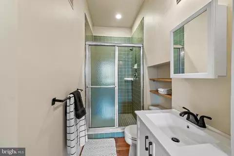 Bath - 908 S Decker Ave, Baltimore, MD 21224 photo 2 of 2