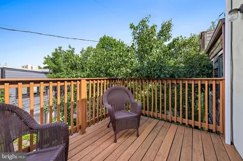 Exterior - 908 S Decker Ave, Baltimore, MD 21224 photo 3 of 4