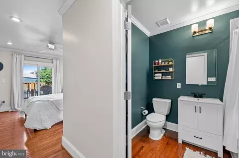 Entry Way - 908 S Decker Ave, Baltimore, MD 21224 photo 3 of 3