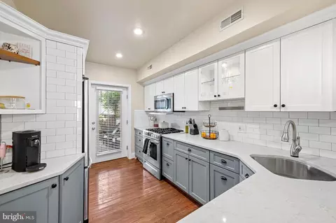 Kitchen - 908 S Decker Ave, Baltimore, MD 21224 photo 3 of 7