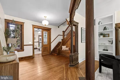 Entry Way - 2736 N Calvert St, Baltimore, MD 21218 photo 5 of 21