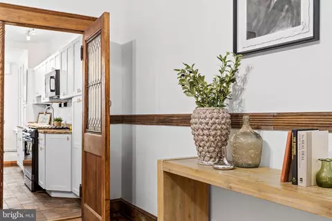 Entry Way - 2736 N Calvert St, Baltimore, MD 21218 photo 15 of 21
