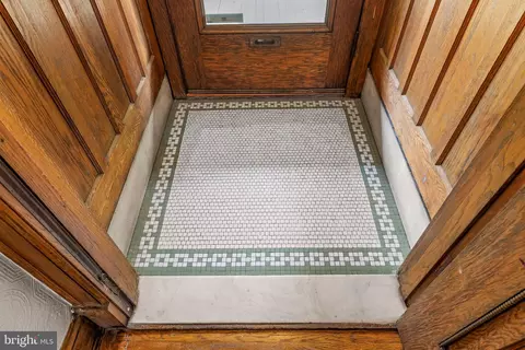 Entry Way - 2736 N Calvert St, Baltimore, MD 21218 photo 2 of 21