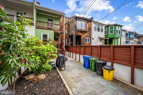 Exterior - 2736 N Calvert St, Baltimore, MD 21218 photo 6 of 11