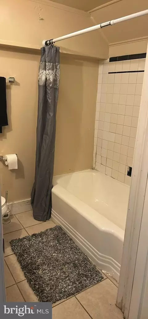Bath - 3444 Erdman Ave, Baltimore, MD 21213 photo 1 of 2