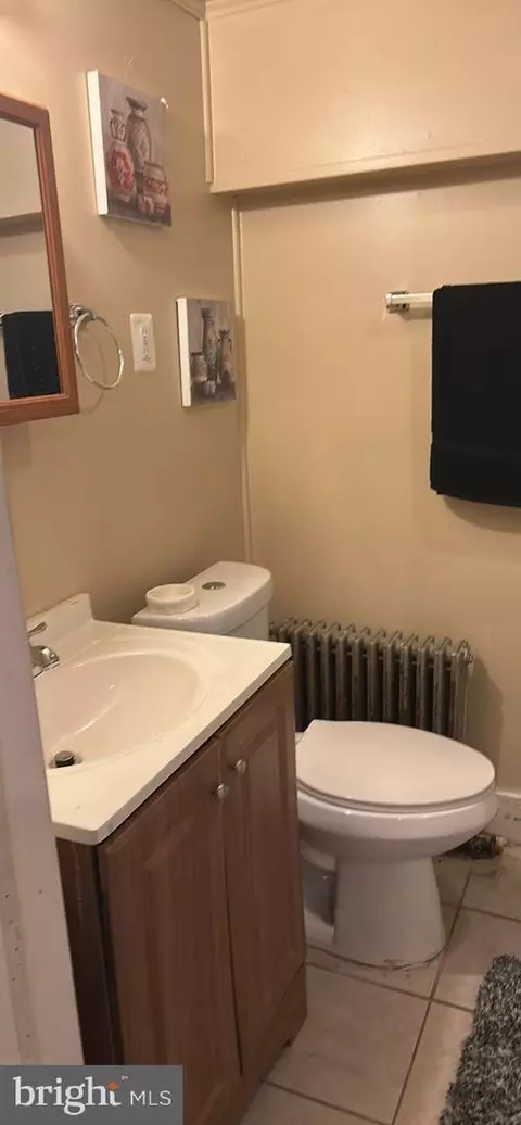 Bath - 3444 Erdman Ave, Baltimore, MD 21213 photo 2 of 2