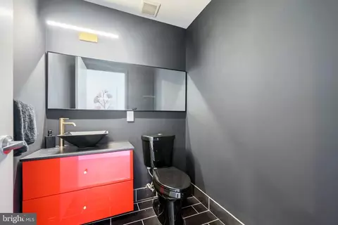 Bath - 1200 Steuart St #514, Baltimore, MD 21230 photo 1 of 4