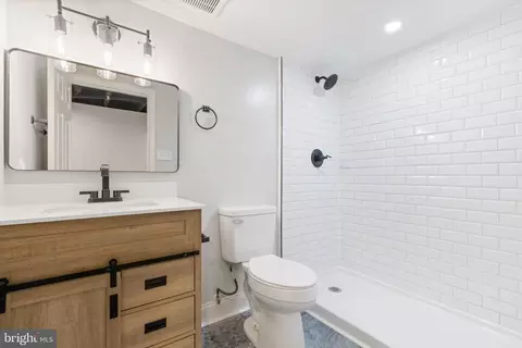 Bath - 653 Bartlett Ave, Baltimore, MD 21218 photo 4 of 4