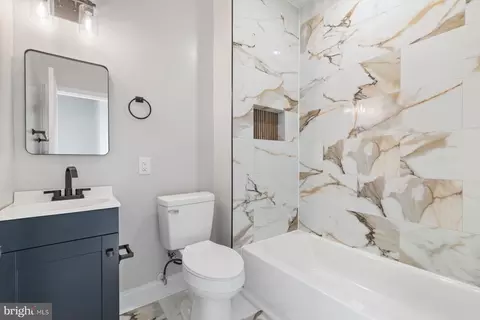 Bath - 653 Bartlett Ave, Baltimore, MD 21218 photo 1 of 4