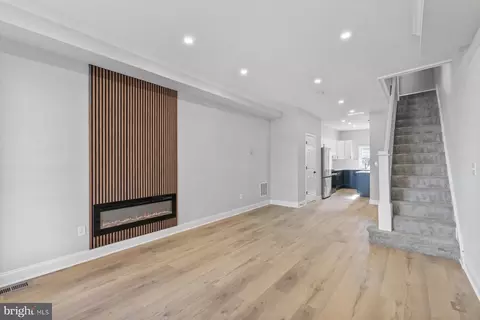 Entry Way - 653 Bartlett Ave, Baltimore, MD 21218 photo 1 of 10