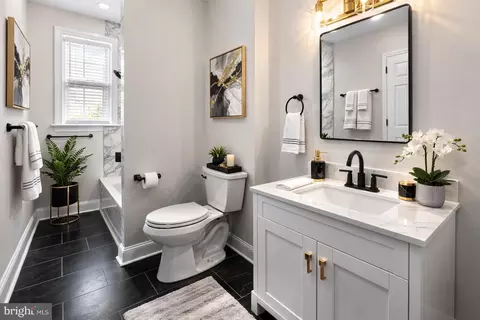 Bath - 1724 E 25th St, Baltimore, MD 21213 photo 1 of 3