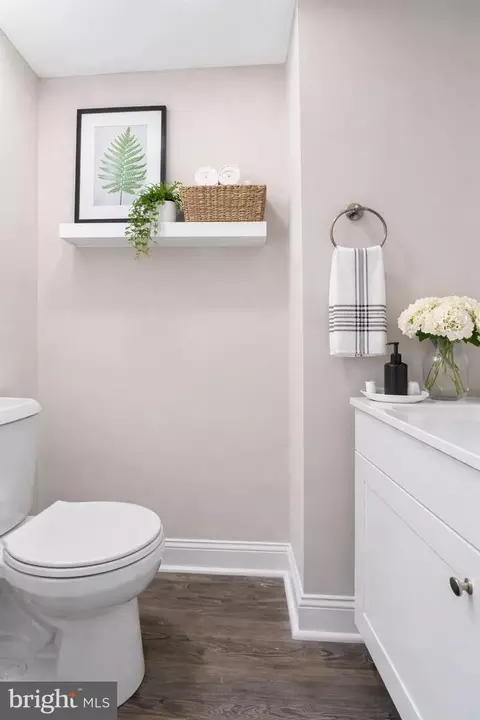 Bath - 1724 E 25th St, Baltimore, MD 21213 photo 2 of 3