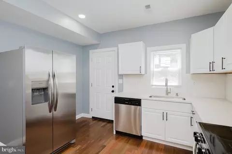 Entry Way - 3607 4th St, Baltimore, MD 21225 photo 9 of 18