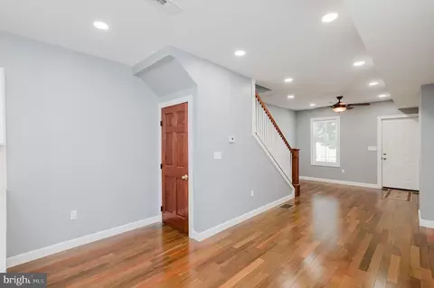 Entry Way - 3607 4th St, Baltimore, MD 21225 photo 5 of 18