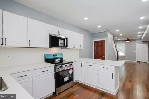 Entry Way - 3607 4th St, Baltimore, MD 21225 photo 10 of 18