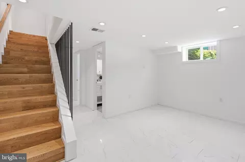 3399 Dulany St, Baltimore, MD 21229 photo 18