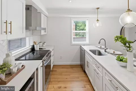 3399 Dulany St, Baltimore, MD 21229 photo 9