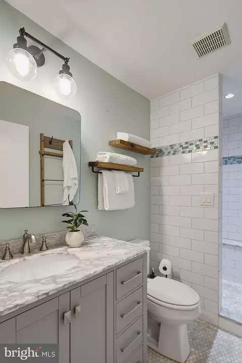 Bath - 1718 Johnson St, Baltimore, MD 21230 photo 1 of 4