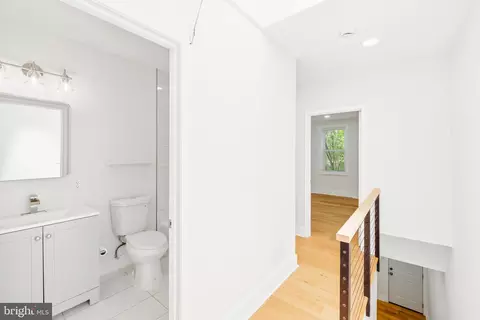 Entry Way - 591 Orchard St, Baltimore, MD 21201 photo 5 of 7