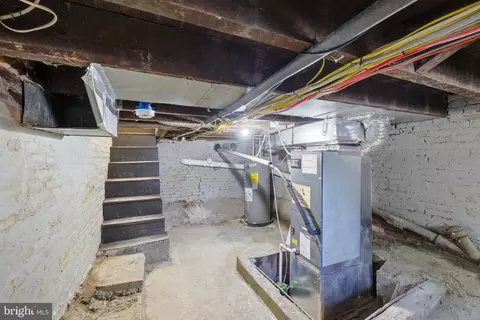 Entry Way - 591 Orchard St, Baltimore, MD 21201 photo 7 of 7