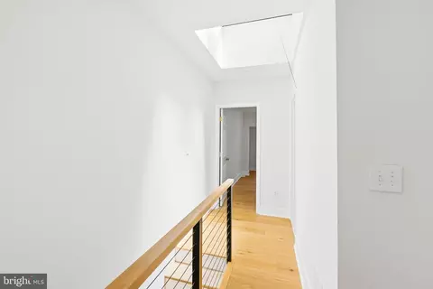 Entry Way - 591 Orchard St, Baltimore, MD 21201 photo 4 of 7