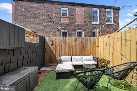 Exterior - 2512 E Fairmount Ave, Baltimore, MD 21224 photo 3 of 5