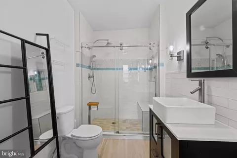 Bath - 2512 E Fairmount Ave, Baltimore, MD 21224 photo 1 of 4