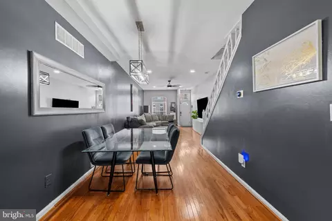 Entry Way - 2512 E Fairmount Ave, Baltimore, MD 21224 photo 2 of 4